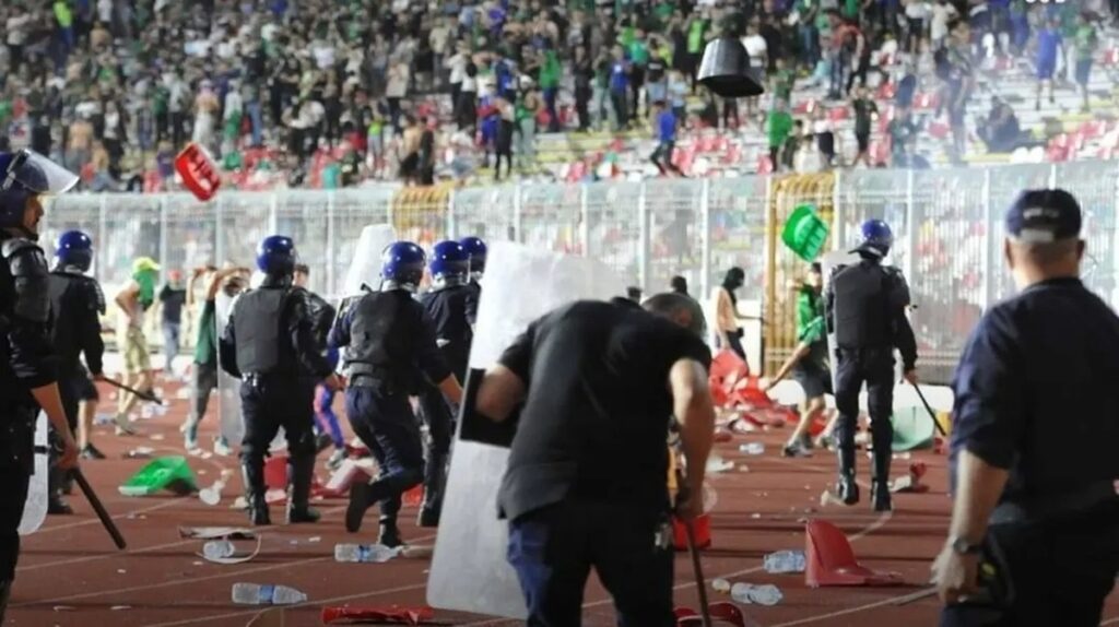 Algerian footbal fans troubles