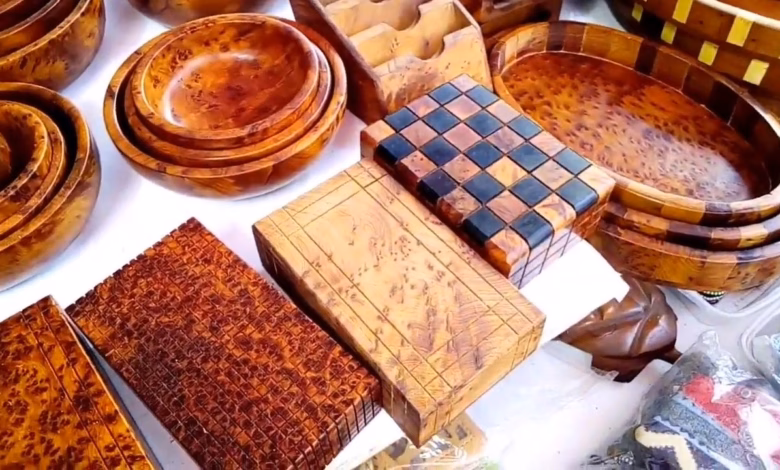 حكاية خشب العرعار: تحفة متوجة في بلاط الصناعة التقليدية المغربية! 3 Araar artifacts
