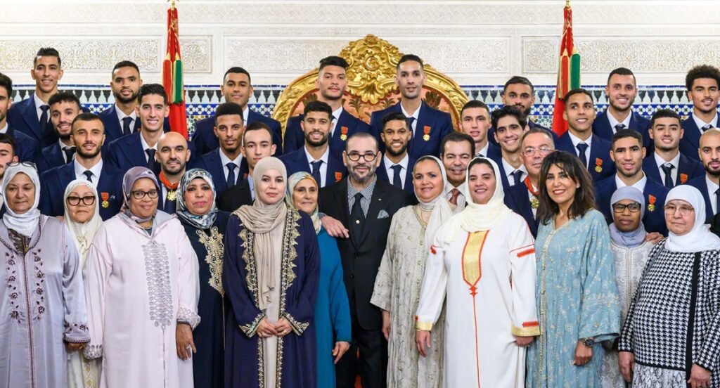 King Mohammed 6 with players mothers 1