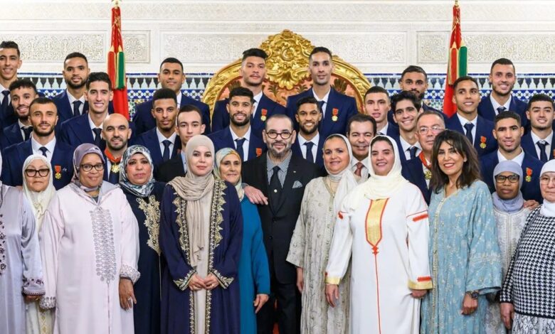 King Mohammed 6 with players mothers