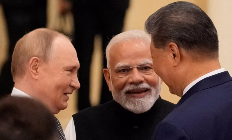 هل ينجح "الأخوة الأعداء" في تجاوز خلافاتهم وتحدي الهيمنة الأمريكية؟! 25 china russia india 1