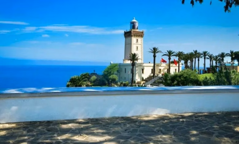 طنجة: مدينة تختصر روح المغرب بين البحر والتاريخ والأحلام 1 tang mosq imp